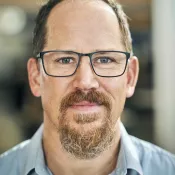 porträtt av forskaren Nicklas Guldåker.foto